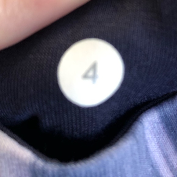 Lululemon Ladies Crop - Picture 5 of 5